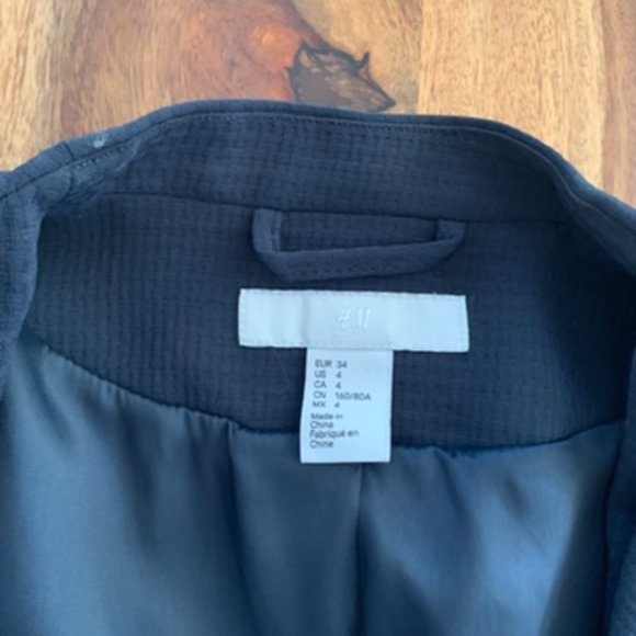 H&M BLAZER SIZE 4 - Picture 2 of 4